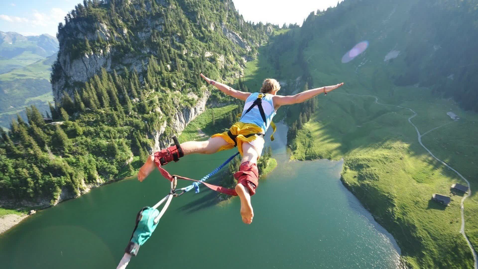 国足热度飙升,稳固防线成焦点话题